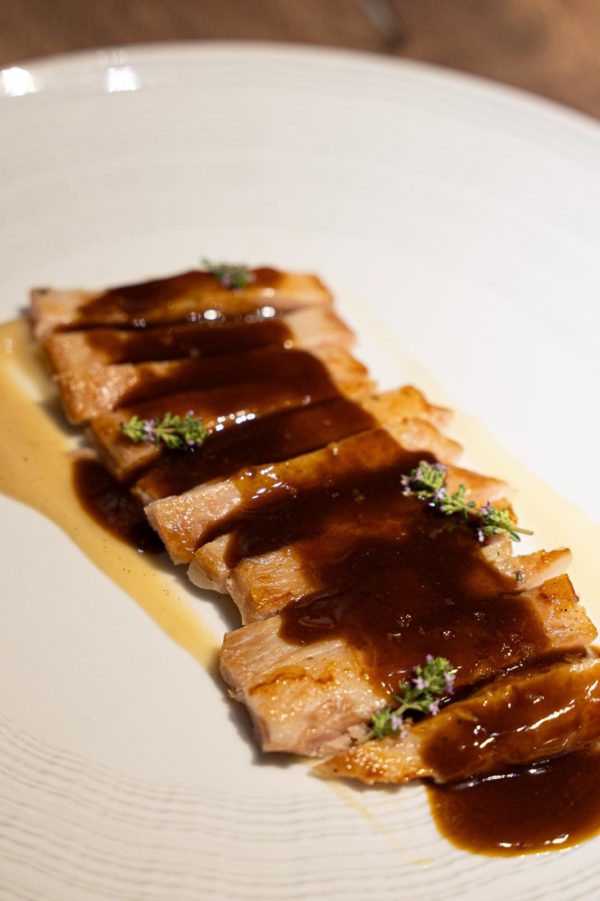 Secreto Ibérico con pera y vainilla